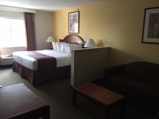 Days Inn & Suites By Wyndham Laurel Near Fort Meade Eksteriør billede