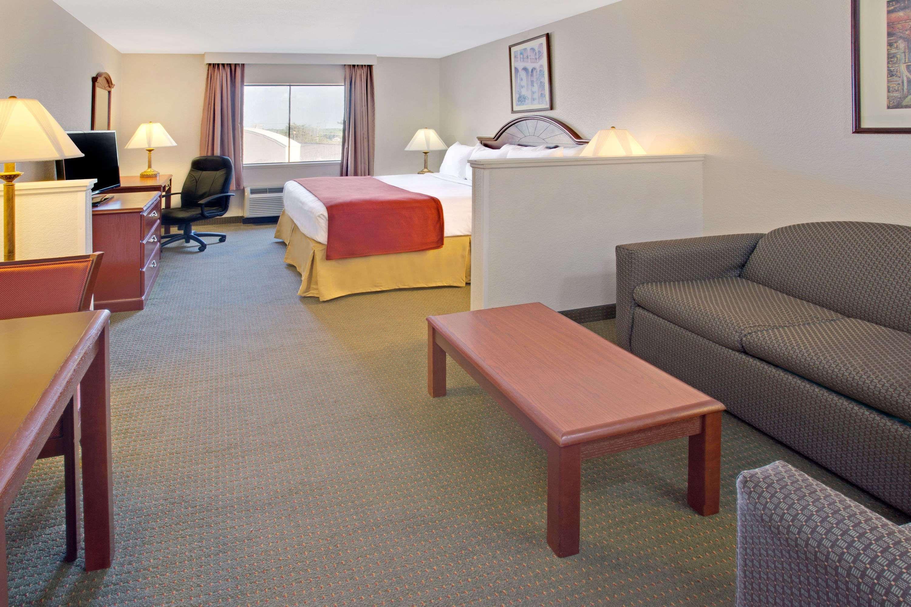 Days Inn & Suites By Wyndham Laurel Near Fort Meade Eksteriør billede