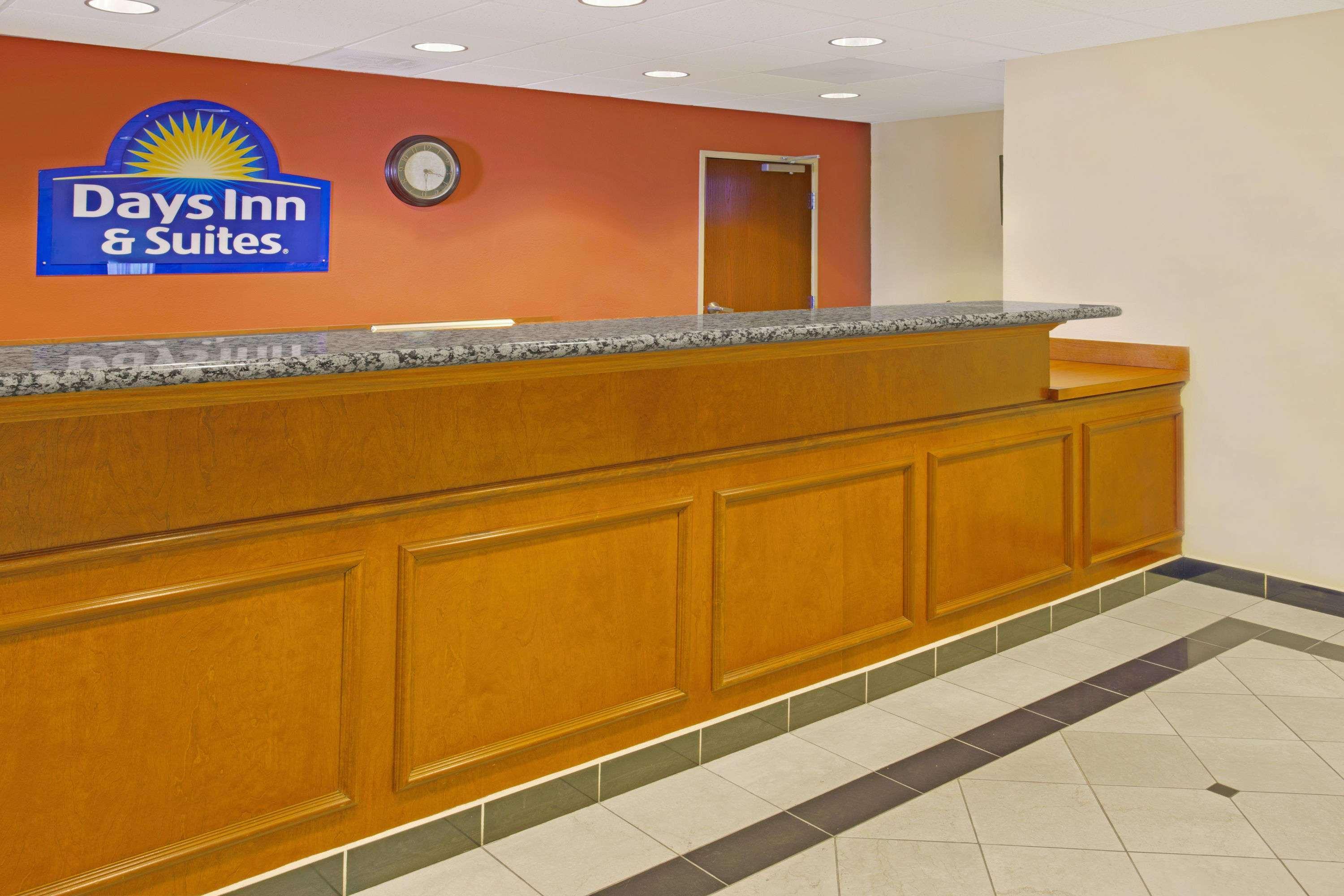 Days Inn & Suites By Wyndham Laurel Near Fort Meade Eksteriør billede