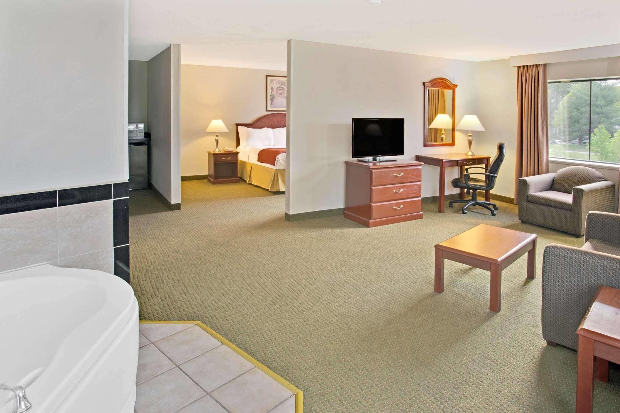 Days Inn & Suites By Wyndham Laurel Near Fort Meade Eksteriør billede